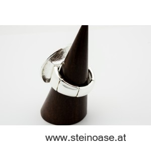 Ring 'modern'  Silber & Perle